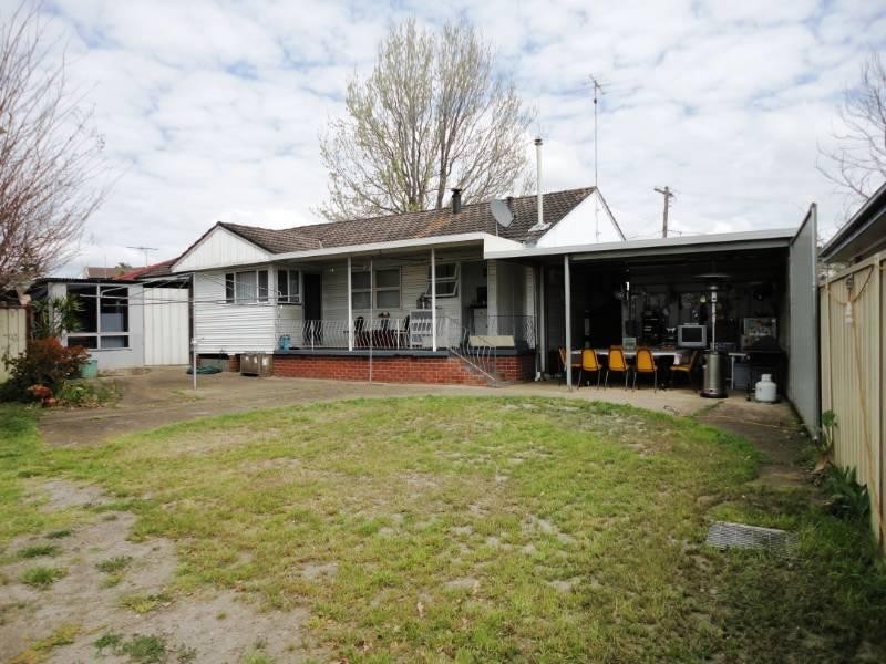 11 Neil Place, Canley Heights NSW 2166