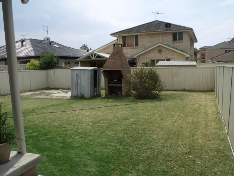 10 Coolatai Crescent, Bossley Park NSW 2176