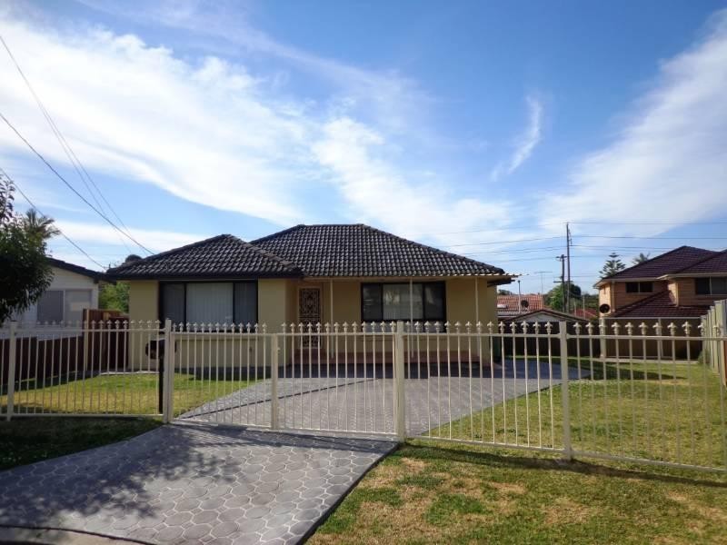 17 Bramley Street, Fairfield West NSW 2165