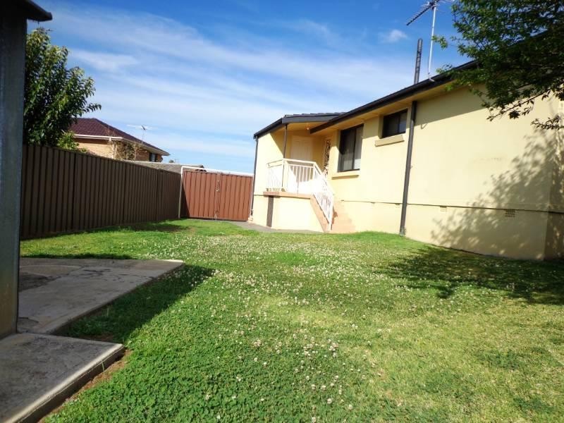 17 Bramley Street, Fairfield West NSW 2165