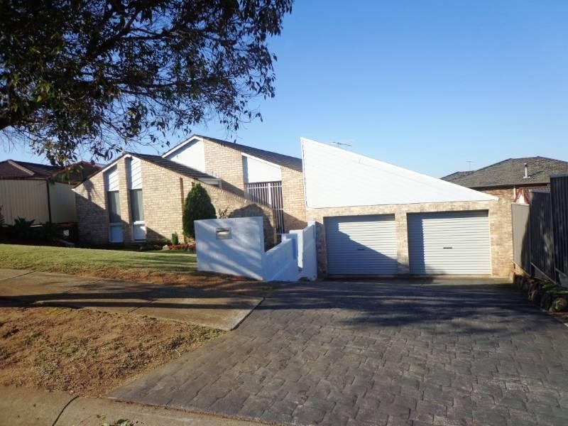 4 Glen Elgin Crescent, Edensor Park NSW 2176