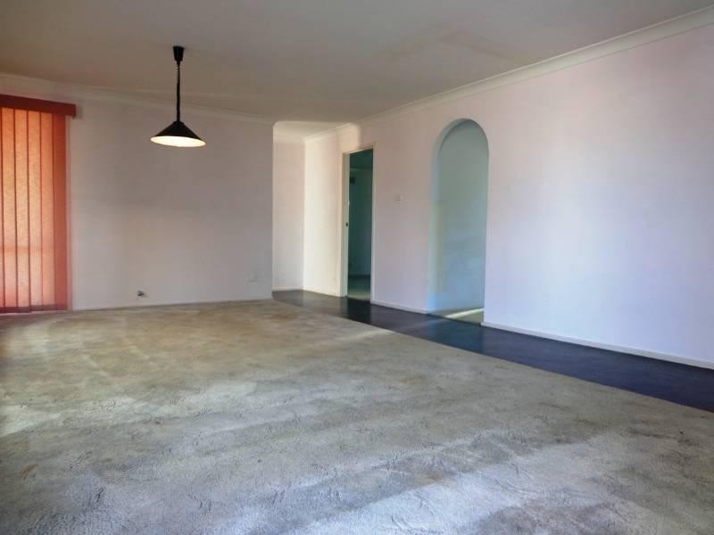 4 Glen Elgin Crescent, Edensor Park NSW 2176