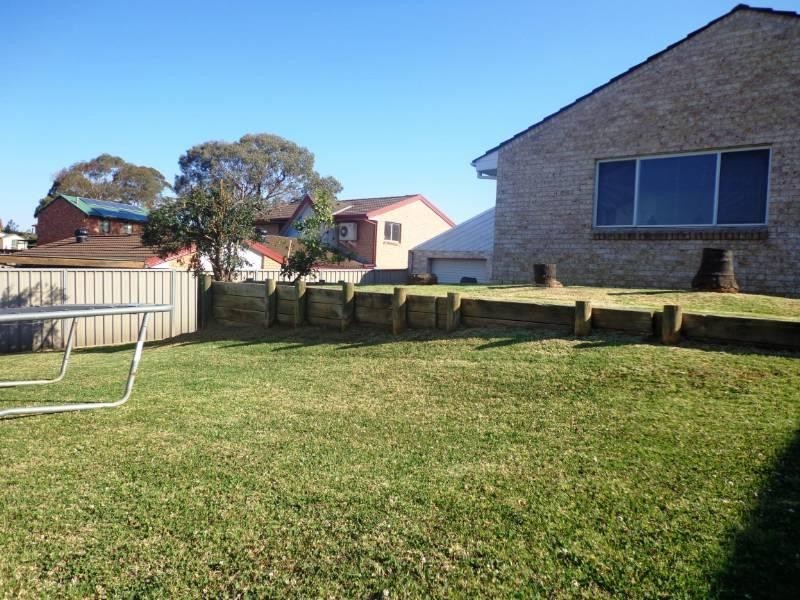 4 Glen Elgin Crescent, Edensor Park NSW 2176