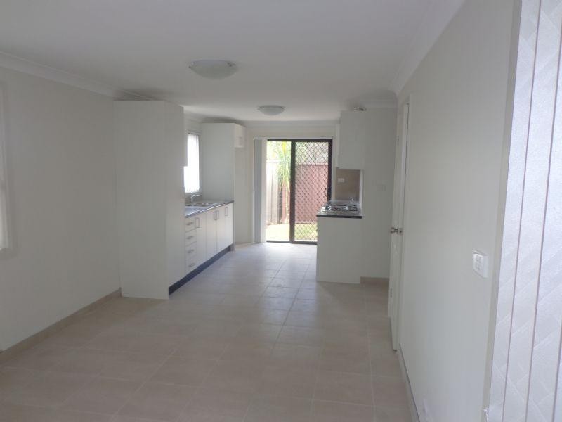 4 Wallaby Close, Bossley Park NSW 2176