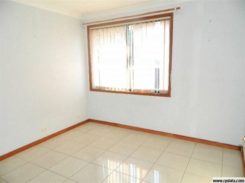 4 Wallaby Close, Bossley Park NSW 2176