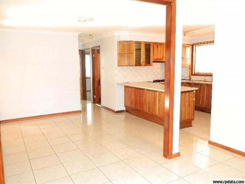 4 Wallaby Close, Bossley Park NSW 2176