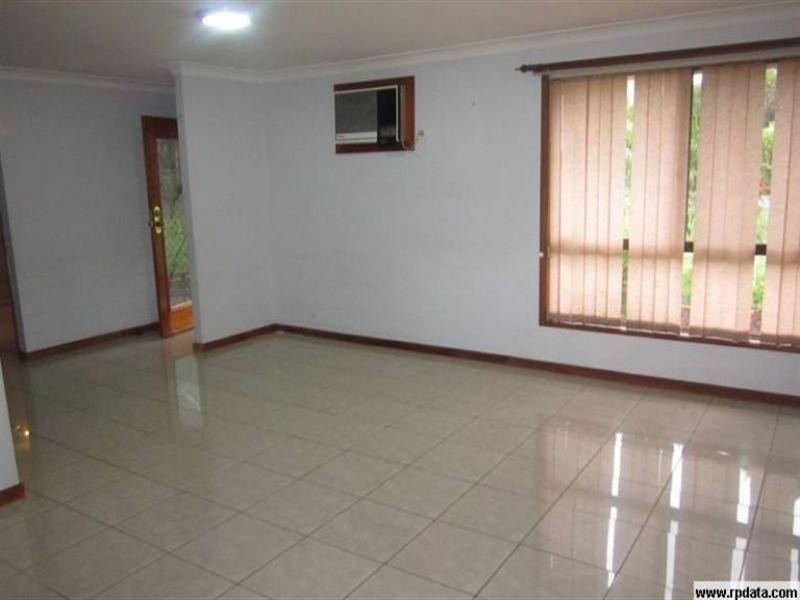 4 Wallaby Close, Bossley Park NSW 2176