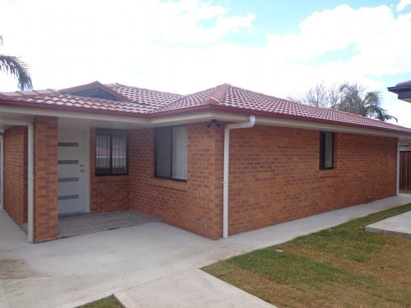 4 Wallaby Close, Bossley Park NSW 2176