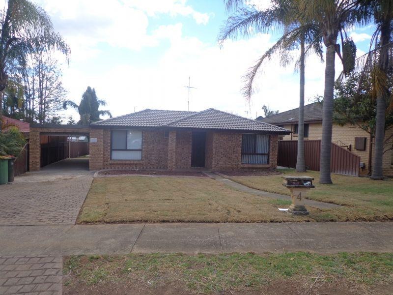 4 Wallaby Close, Bossley Park NSW 2176