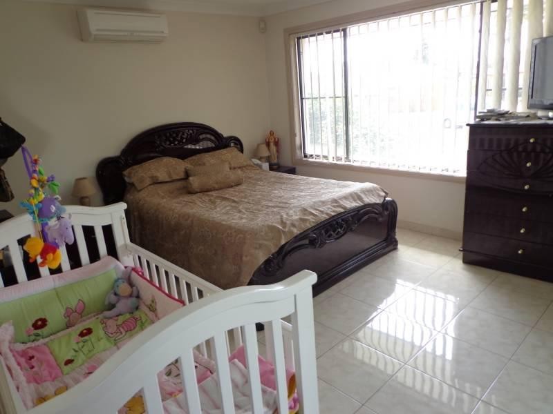 4 Dunkley Street, Smithfield NSW 2164