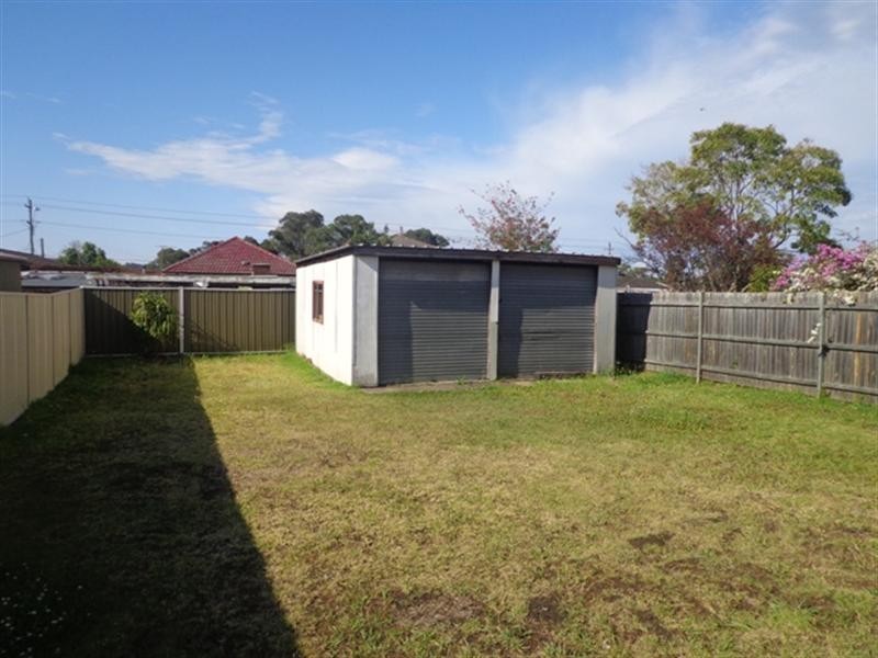 15 Rowley Street, Smithfield NSW 2164