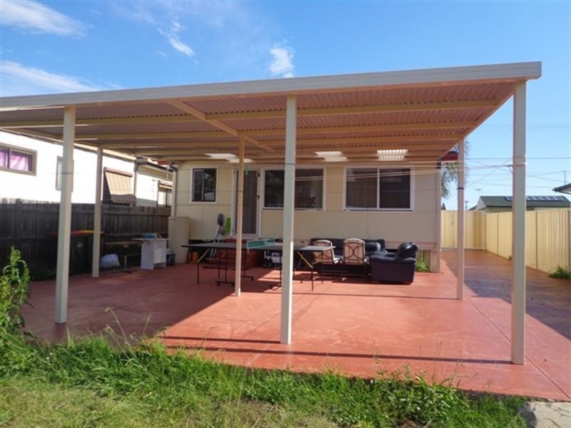 15 Rowley Street, Smithfield NSW 2164