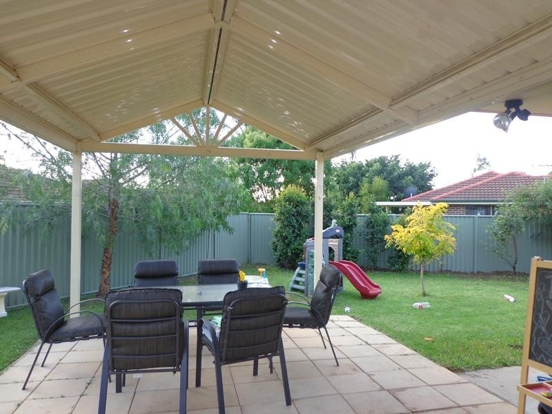 8 Rabaul Close, Bossley Park NSW 2176