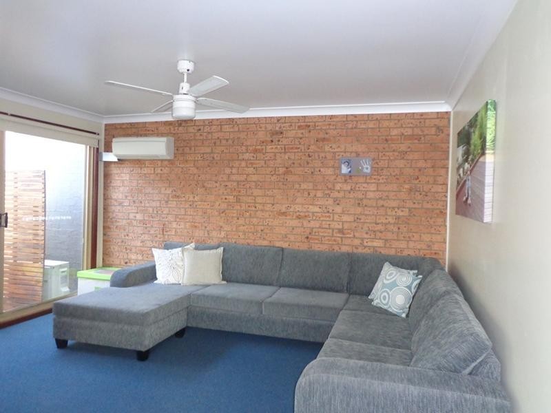 8 Rabaul Close, Bossley Park NSW 2176