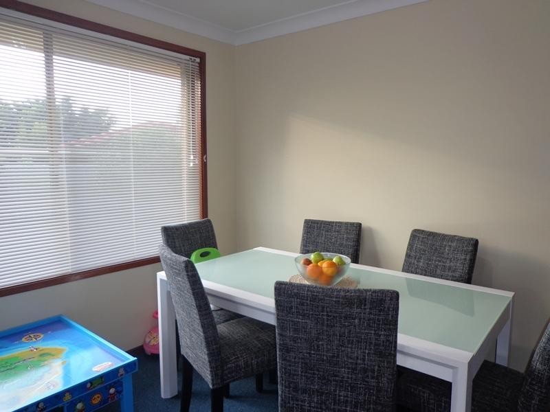 8 Rabaul Close, Bossley Park NSW 2176