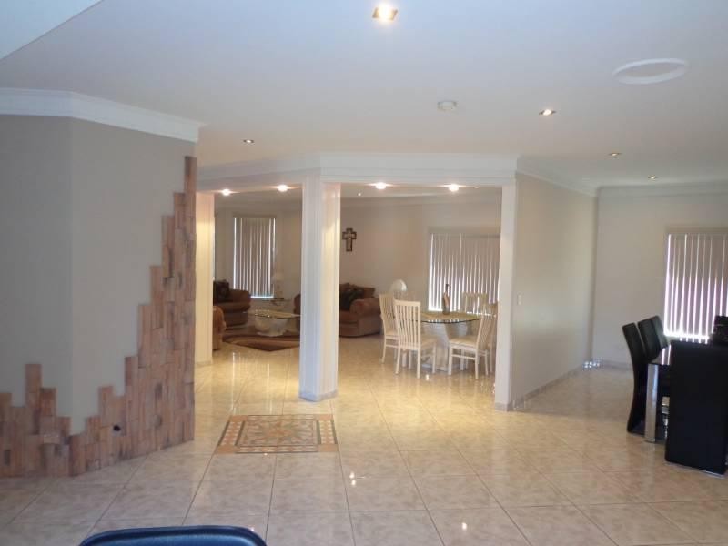 74 Prairievale Road, Bossley Park NSW 2176