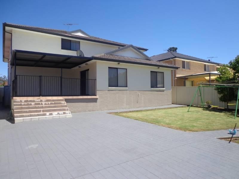 74 Prairievale Road, Bossley Park NSW 2176