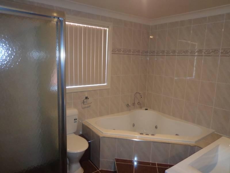 74 Prairievale Road, Bossley Park NSW 2176