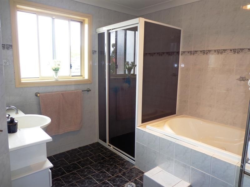 77AandB Madeline Street, Fairfield West NSW 2165