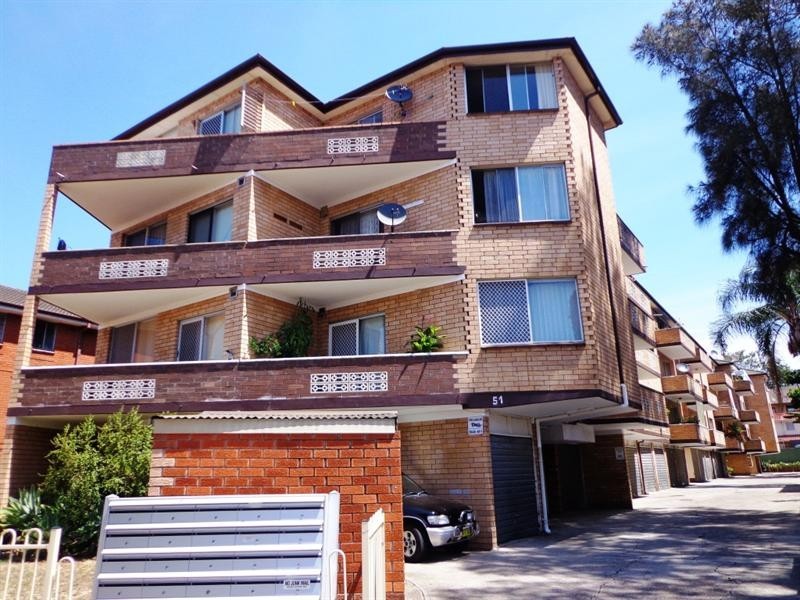 2/51 Hamilton Road, Fairfield NSW 2165