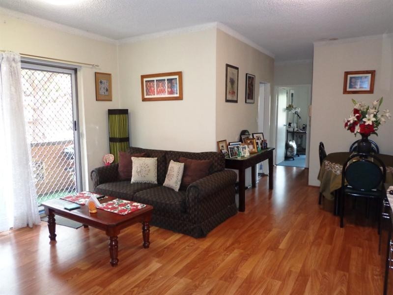 2/51 Hamilton Road, Fairfield NSW 2165