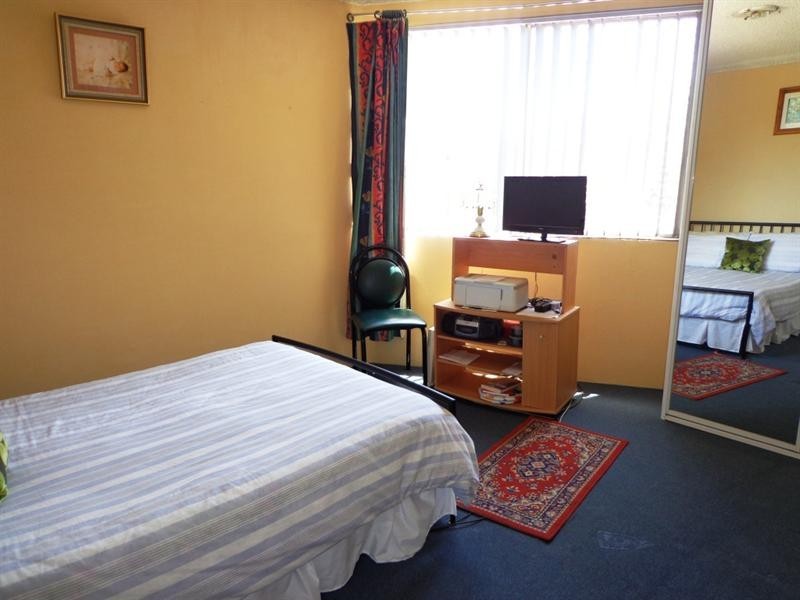 2/51 Hamilton Road, Fairfield NSW 2165