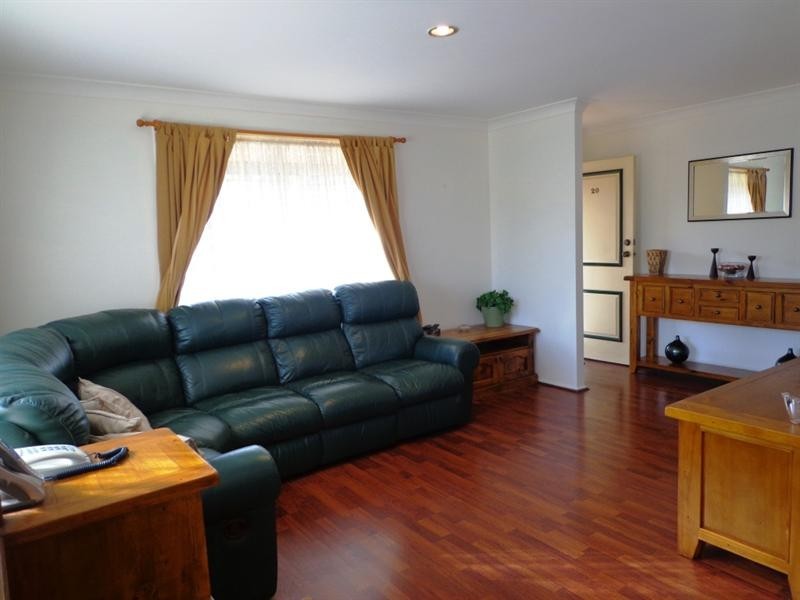 20 Derwent Place, Bossley Park NSW 2176