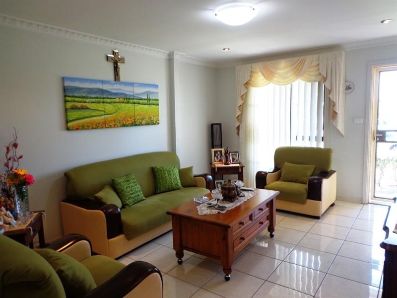 5A Isis Street, Fairfield West NSW 2165