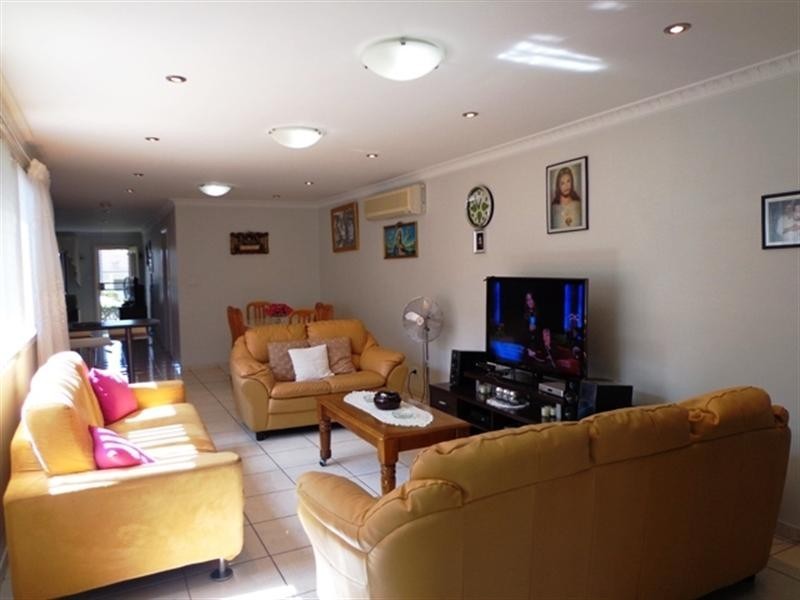 5A Isis Street, Fairfield West NSW 2165