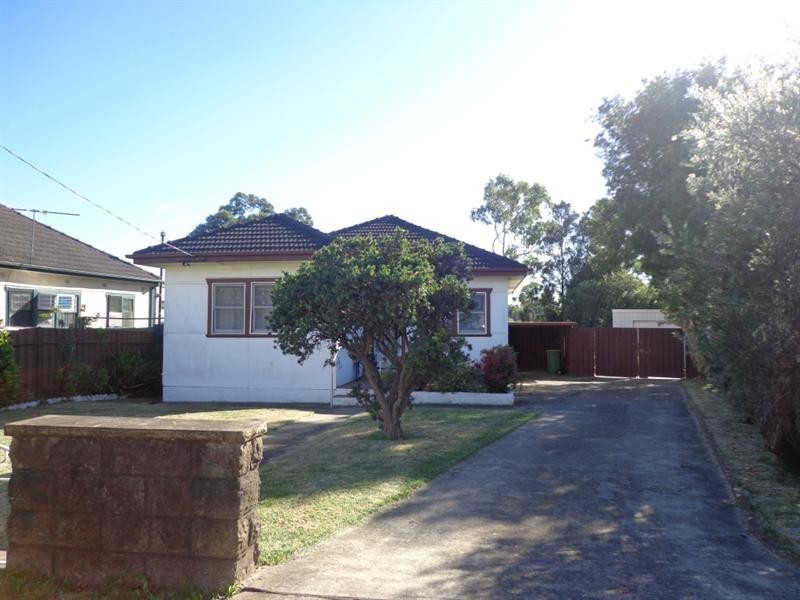 2 Richardson Street, Fairfield NSW 2165
