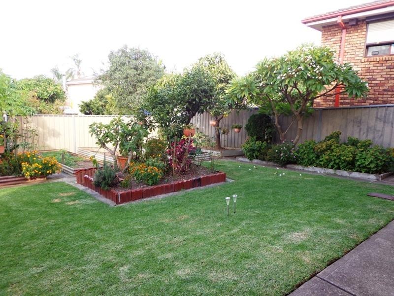 9 Warragamba Crescent, Bossley Park NSW 2176