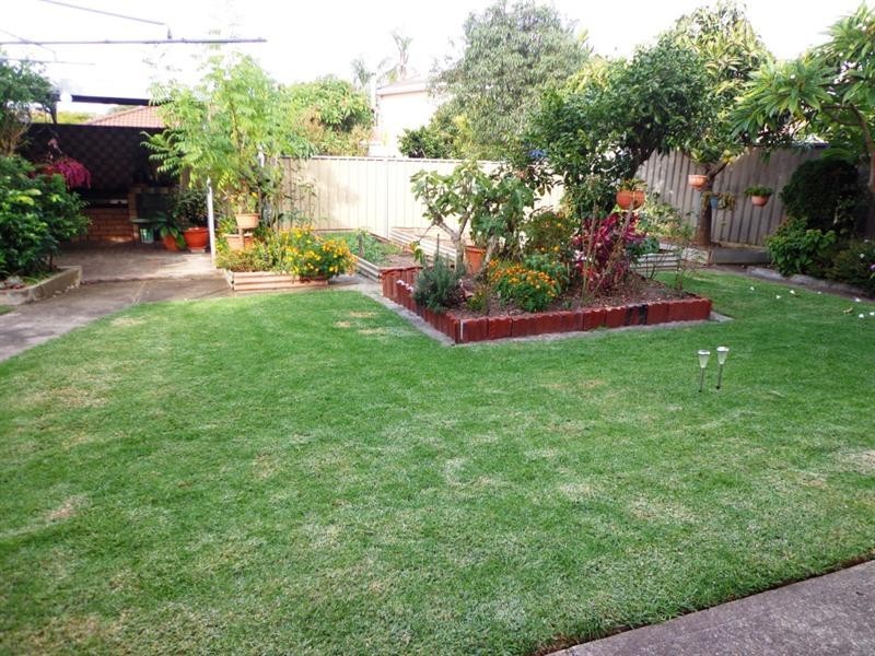 9 Warragamba Crescent, Bossley Park NSW 2176