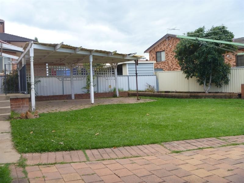 Edensor Park NSW 2176
