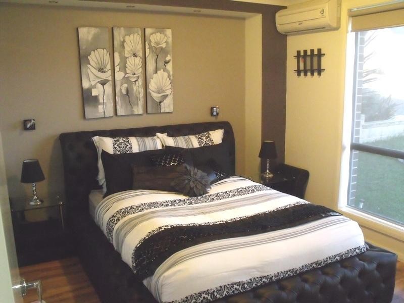 6 Stanley Avenue, Middleton Grange NSW 2171