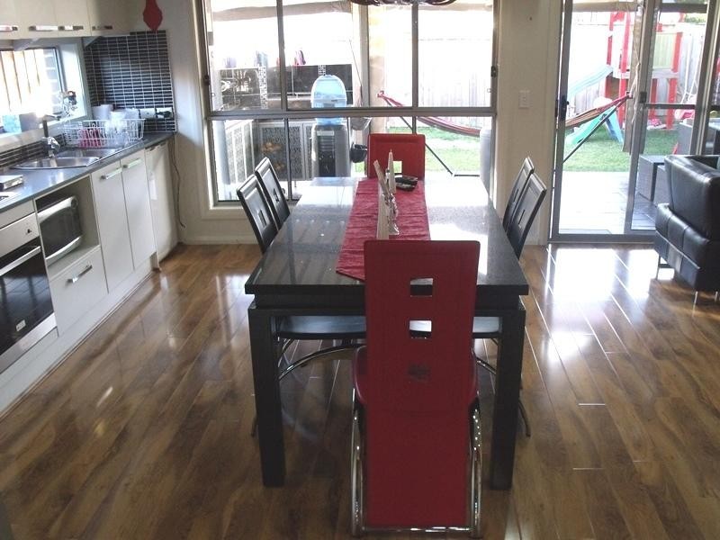 6 Stanley Avenue, Middleton Grange NSW 2171