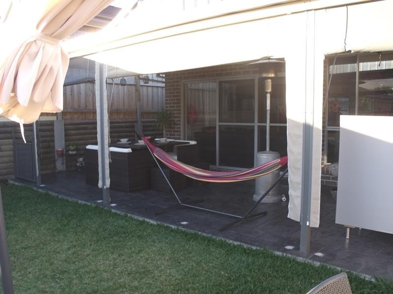 6 Stanley Avenue, Middleton Grange NSW 2171