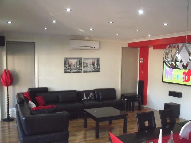 6 Stanley Avenue, Middleton Grange NSW 2171