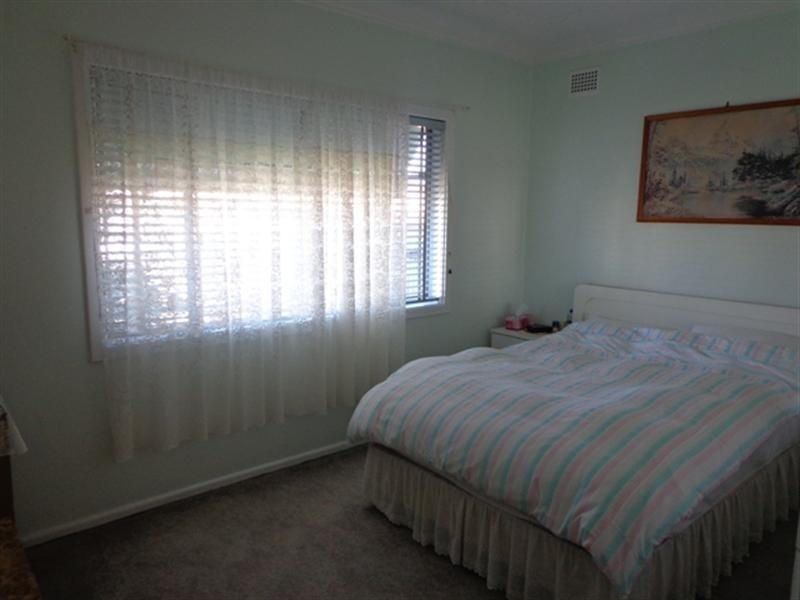 37 Earl Street, Canley Heights NSW 2166