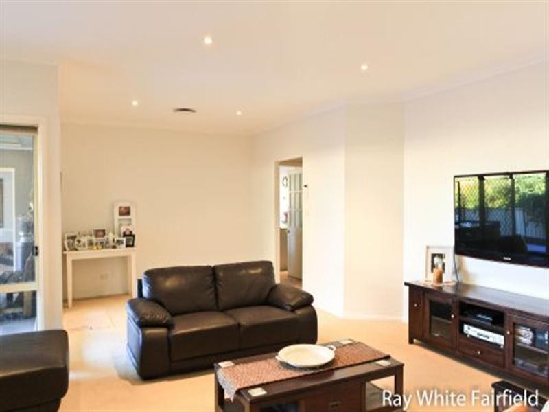 9 Stirling Street, Cecil Hills NSW 2171