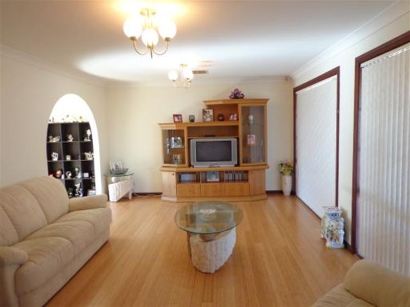 14 Cootha Close, Bossley Park NSW 2176