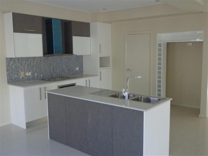 10 Tennant Place, Edensor Park NSW 2176