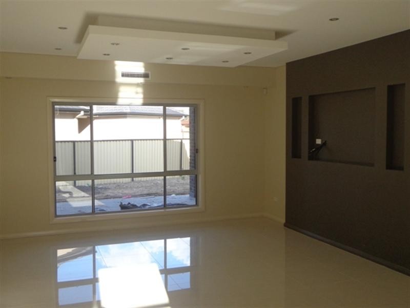 10 Tennant Place, Edensor Park NSW 2176