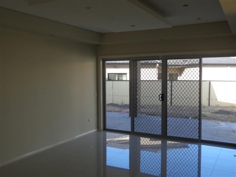 10 Tennant Place, Edensor Park NSW 2176