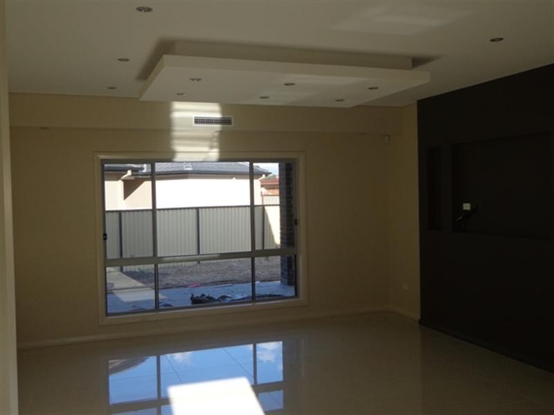 10 Tennant Place, Edensor Park NSW 2176