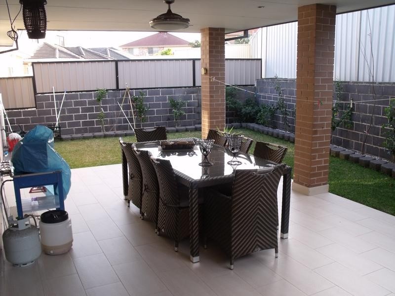 107 Carmichael Drive, West Hoxton NSW 2171