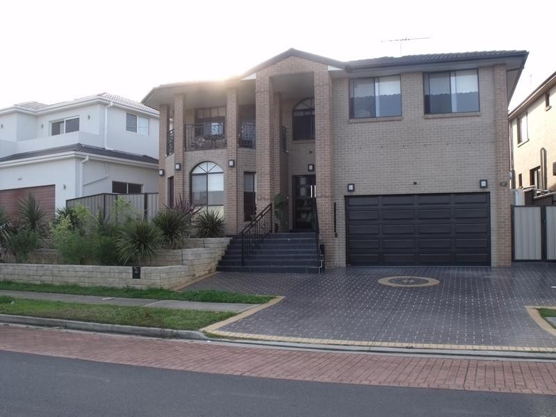 107 Carmichael Drive, West Hoxton NSW 2171