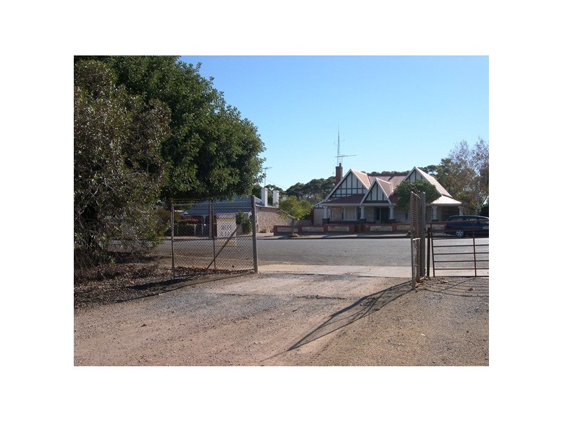 20 Samuel Street, Maitland SA 5573
