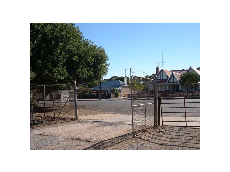 20 Samuel Street, Maitland SA 5573