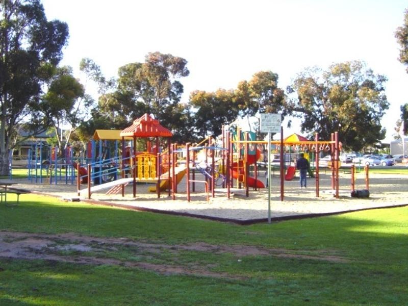 4 Lawrence Street, Kadina SA 5554