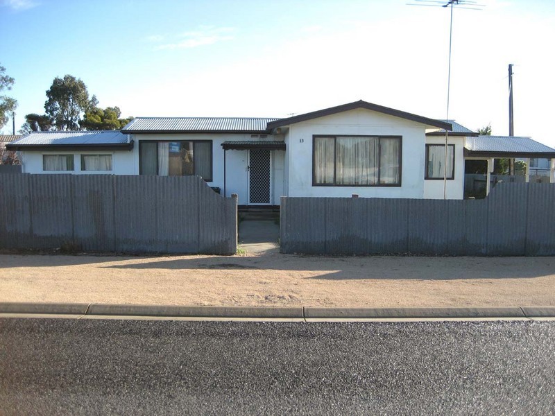 13 Manwurta Street, Port Clinton SA 5570